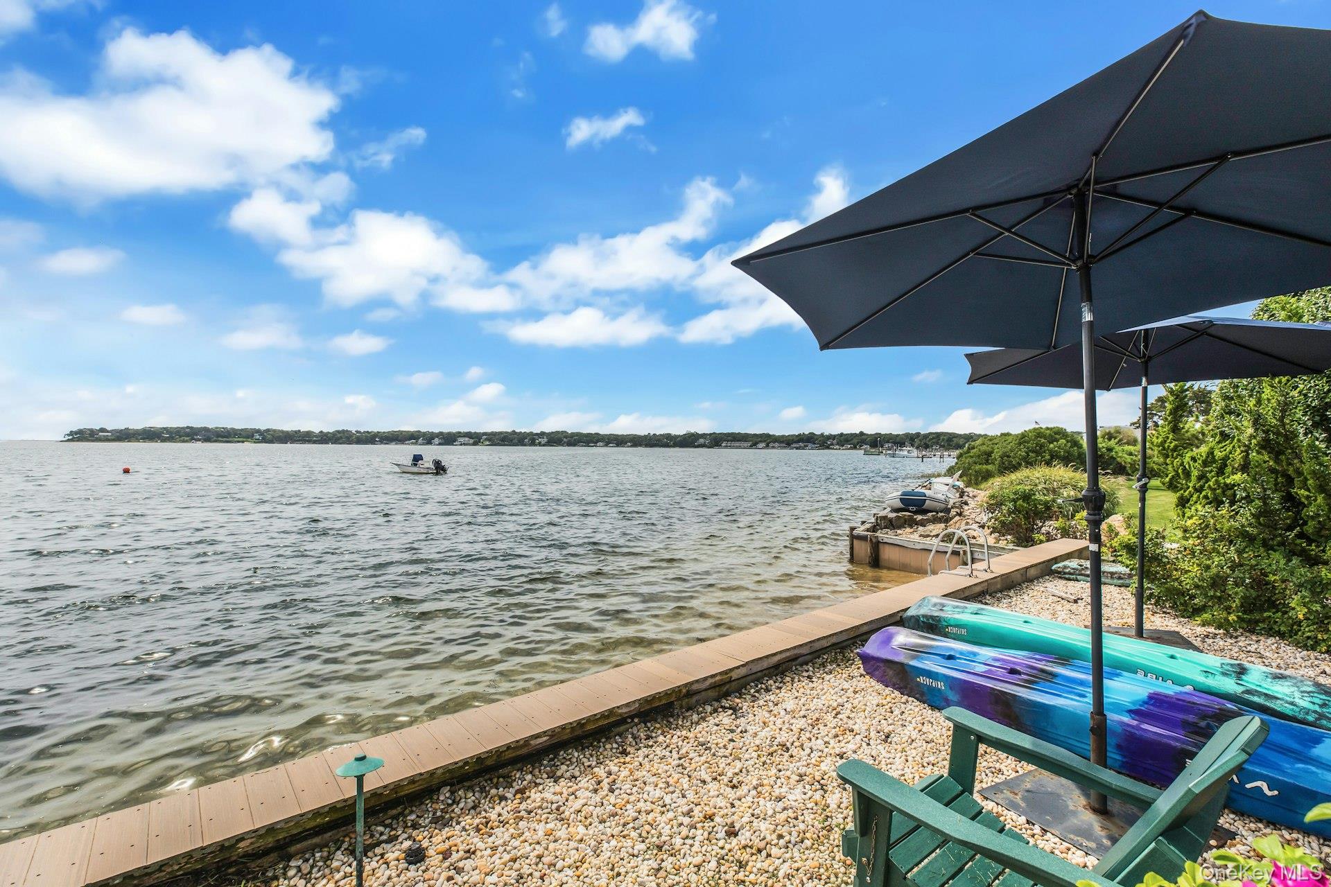 310 E Montauk Highway Property Photo 6