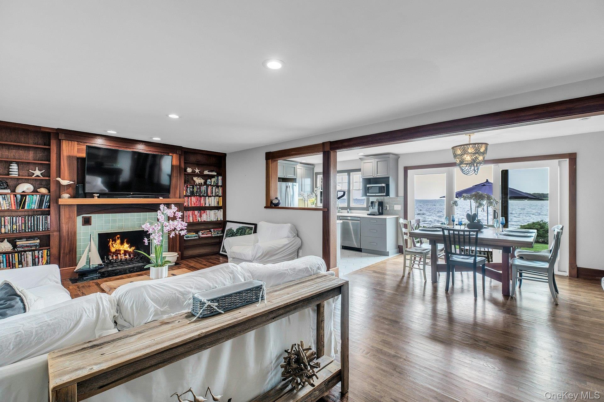 310 E Montauk Highway Property Photo 9