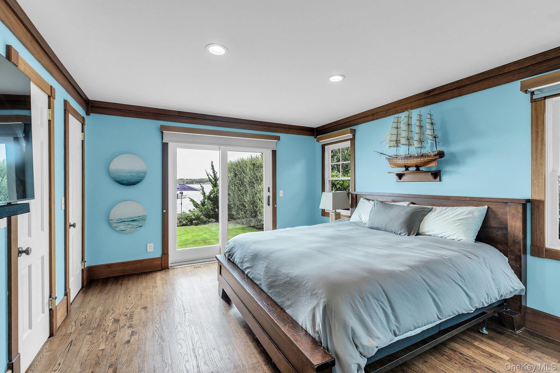 310 E Montauk Highway Property Photo 16