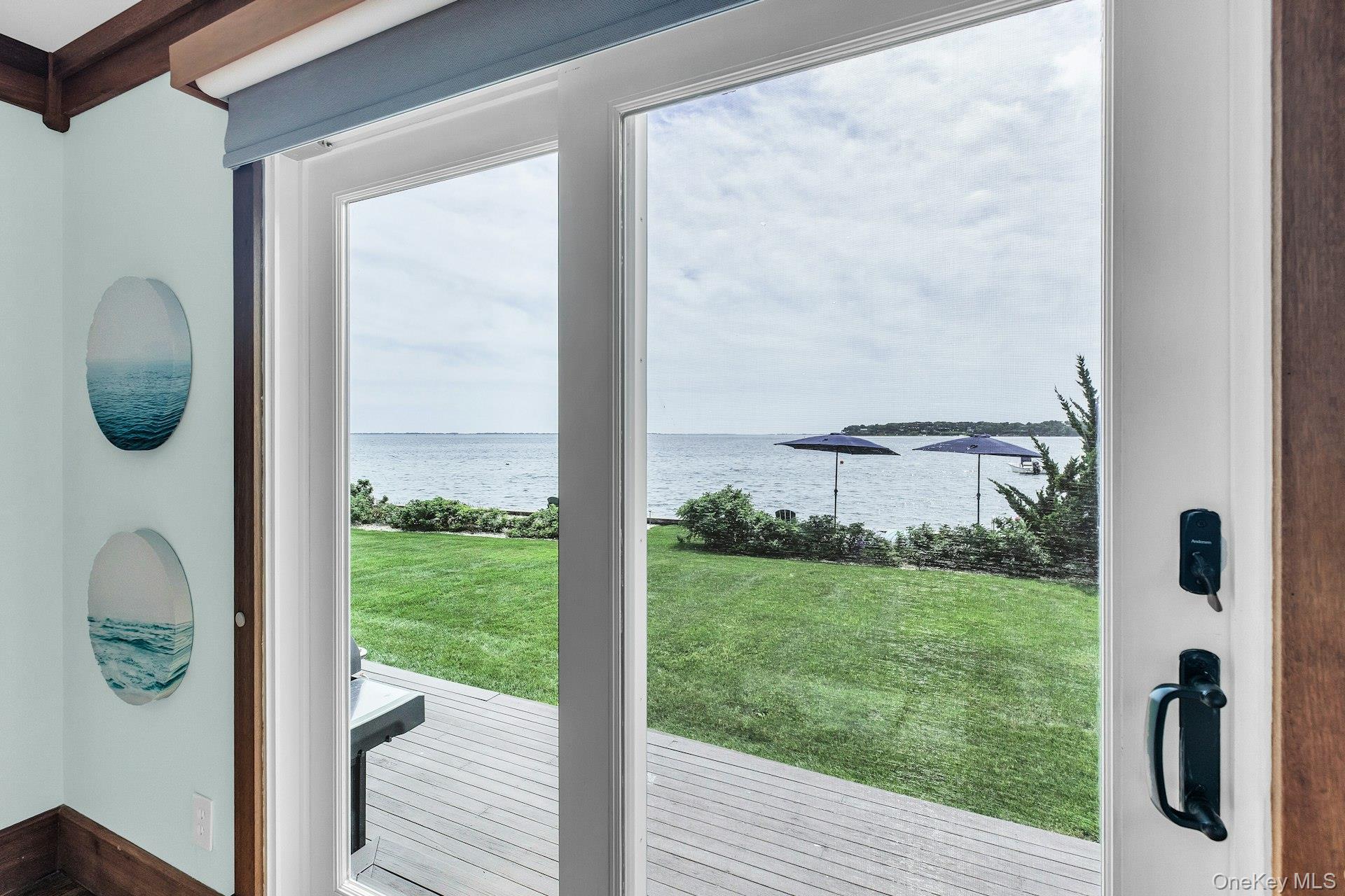 310 E Montauk Highway Property Photo 17