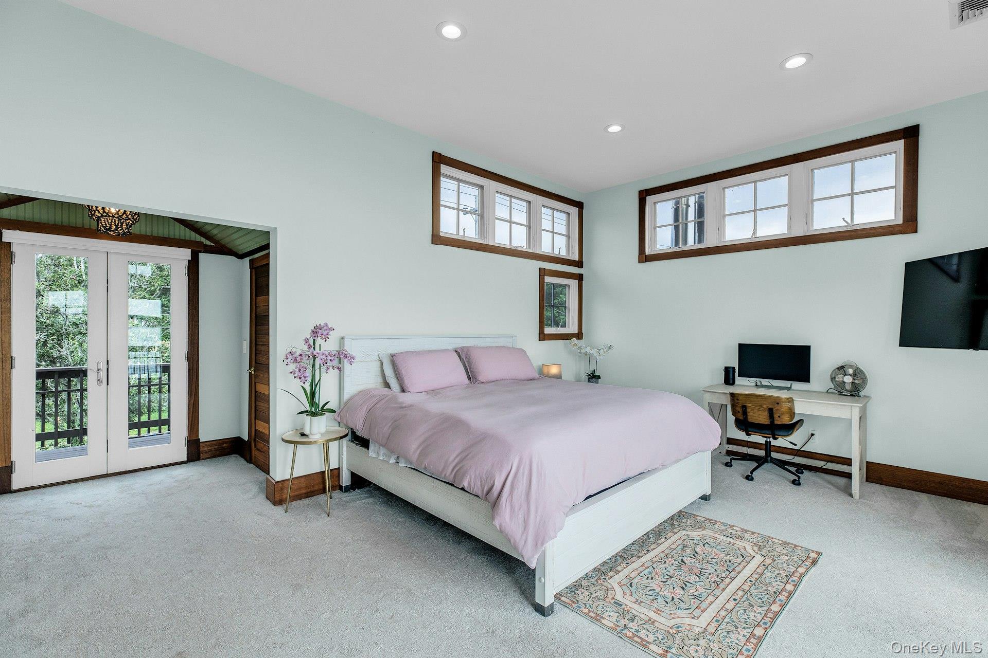 310 E Montauk Highway Property Photo 20