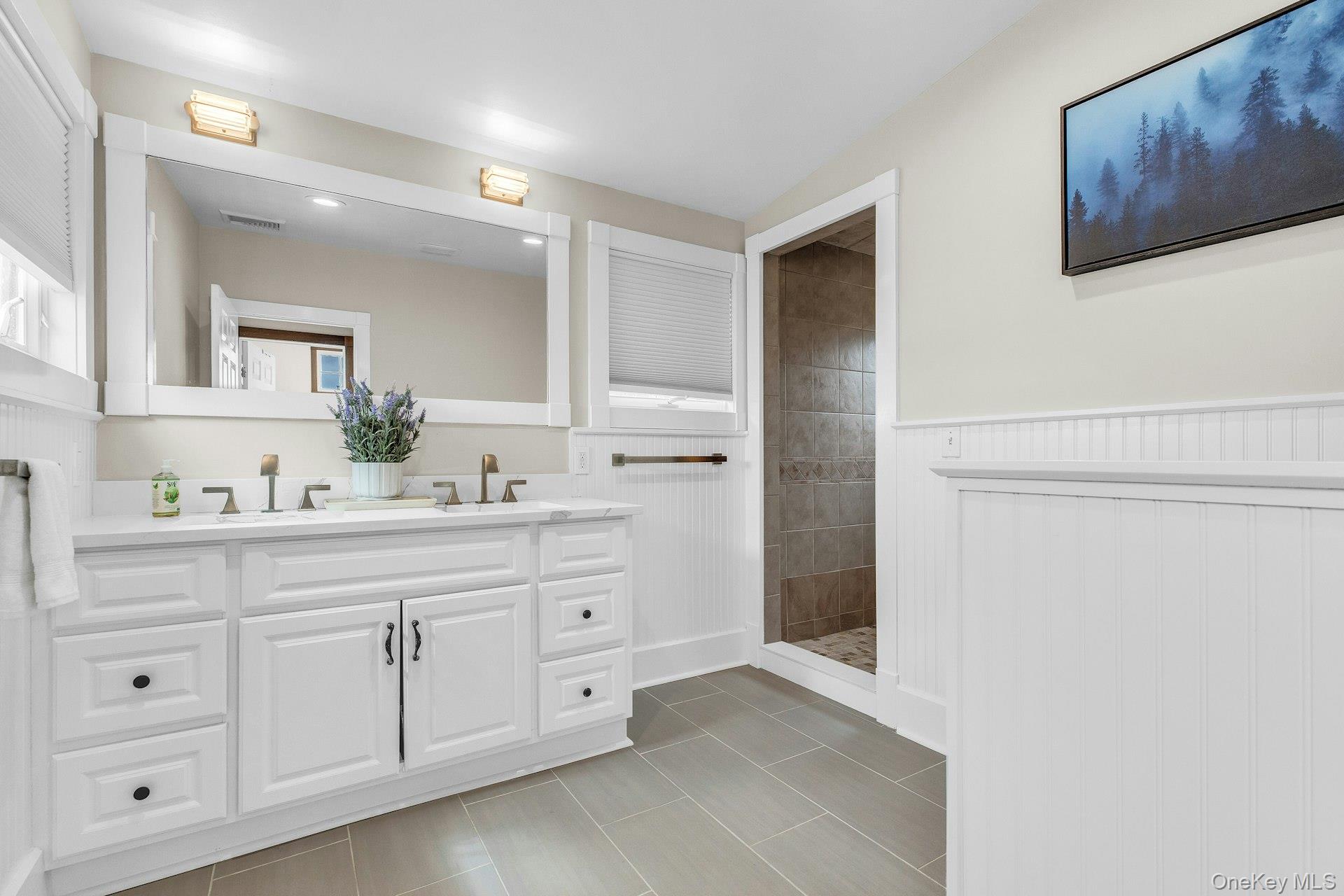 310 E Montauk Highway Property Photo 23