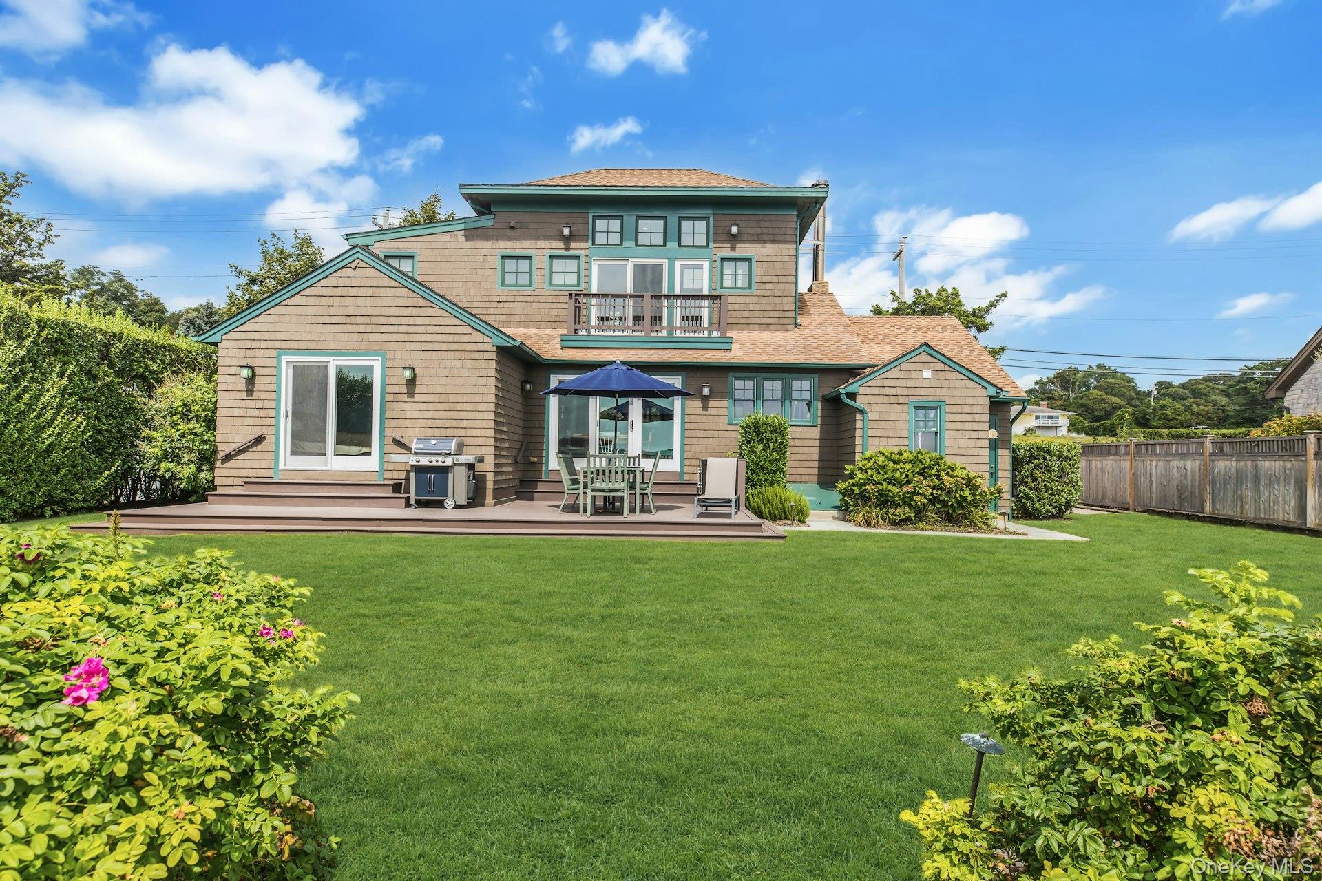 310 E Montauk Highway Property Photo 26