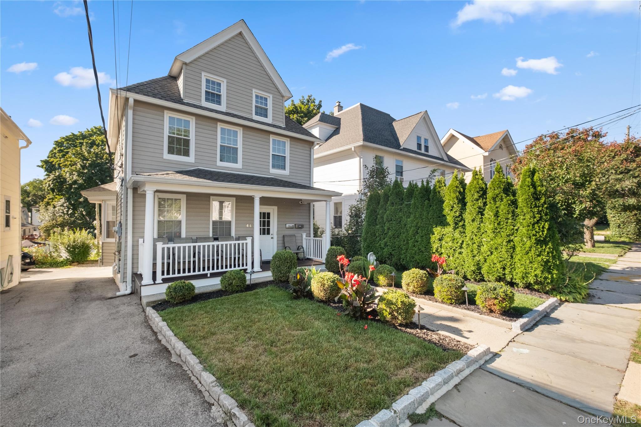44 Robertson Avenue Property Photo 1