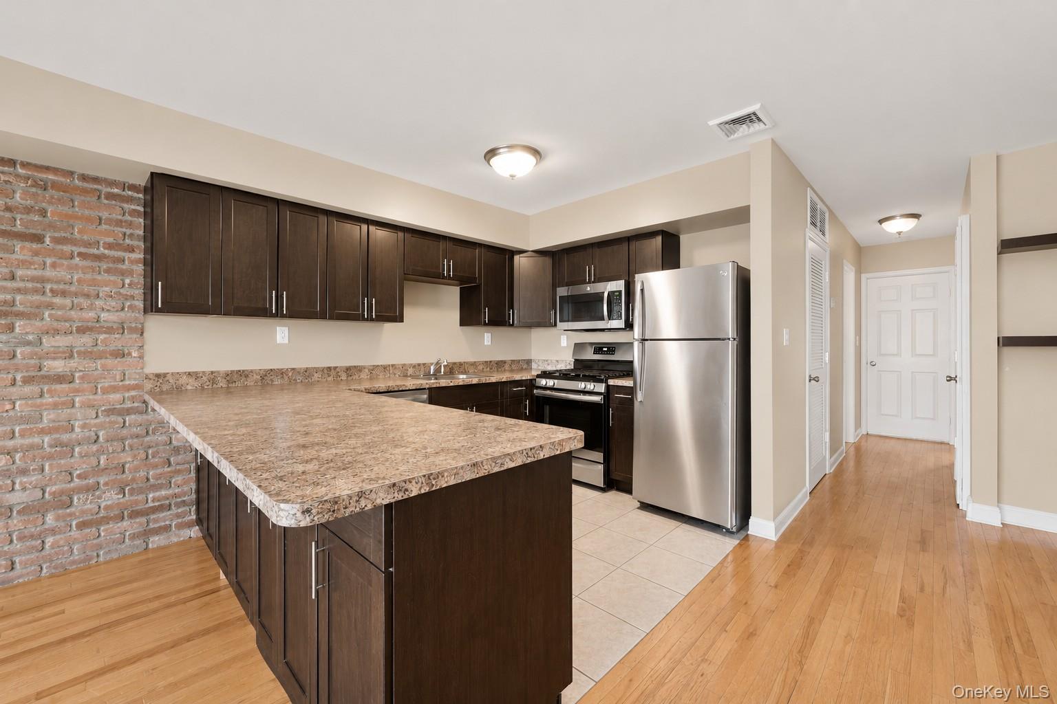 6 Pell Place 2 Property Photo 6