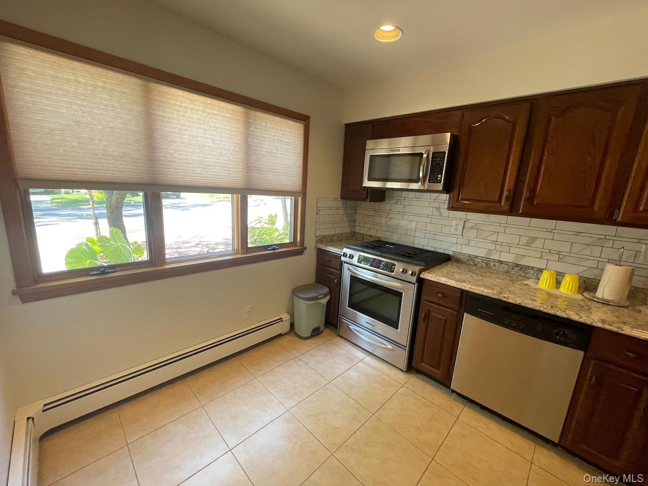 58 Marwood Road Left Side Property Photo 2
