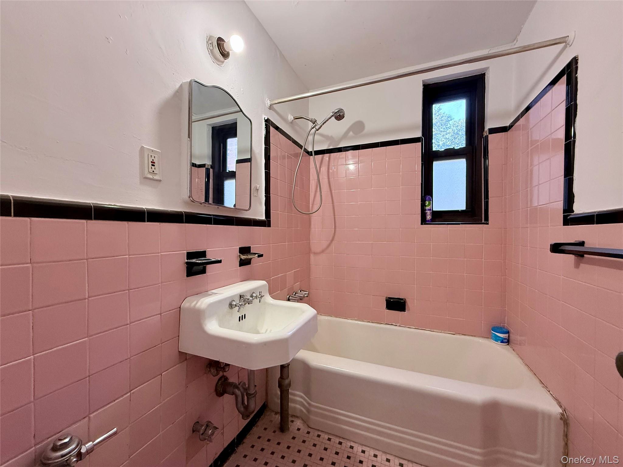 11250 Northern Boulevard 1a Property Photo 15