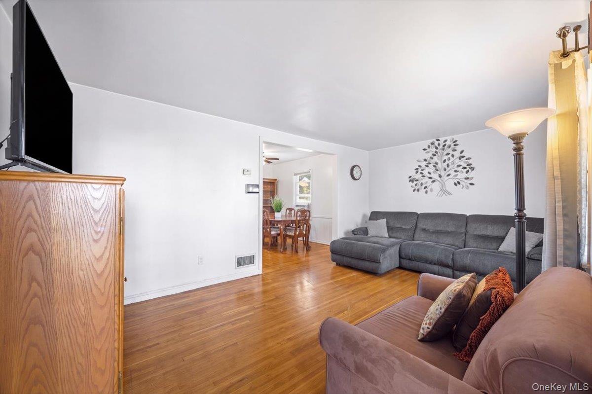 132 Nassau Street Property Photo 6