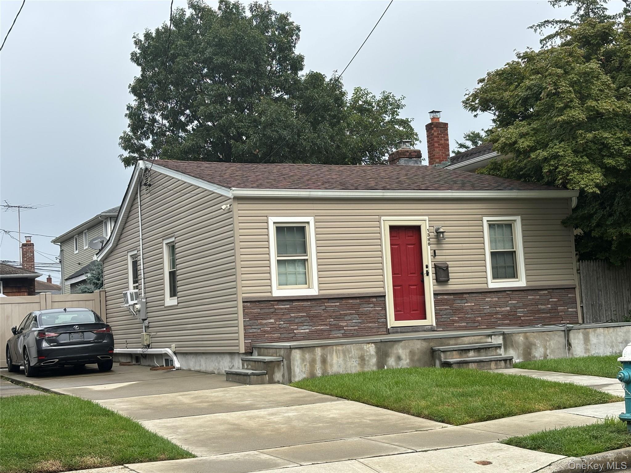 1386 M Street Property Photo 1