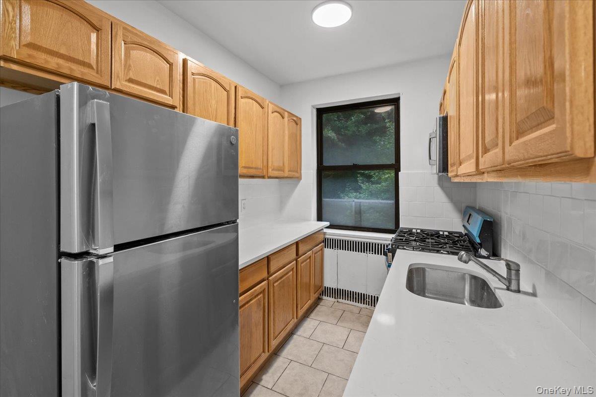 3017 Riverdale Avenue 5j Property Photo 6
