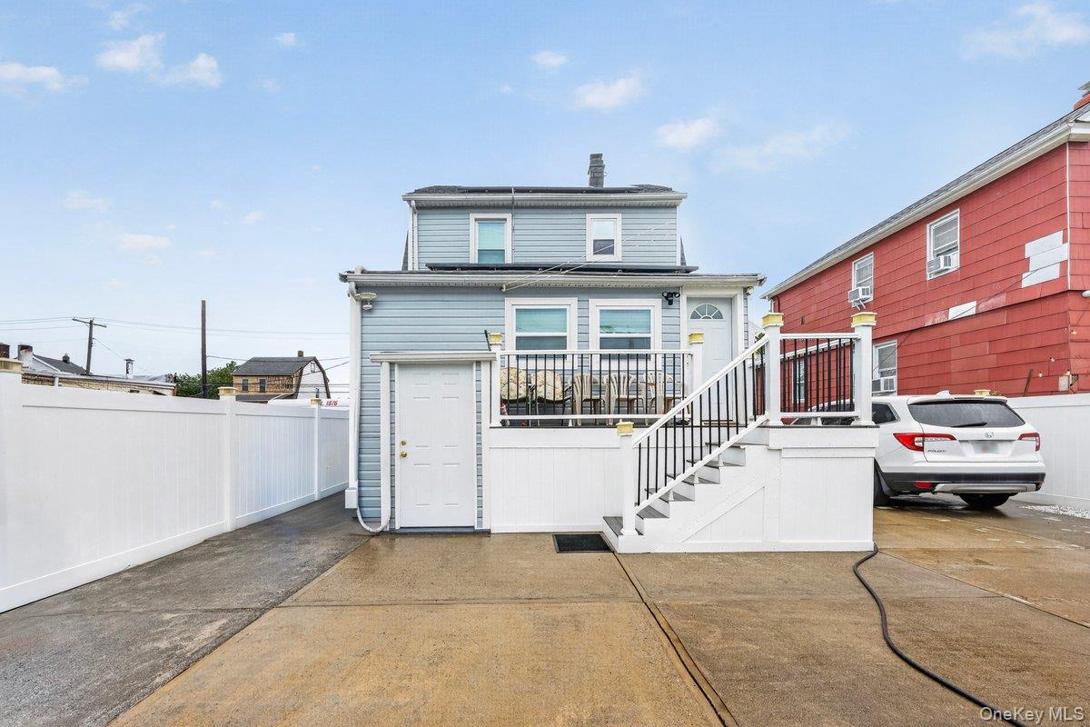 255 Cochran Place Property Photo 4
