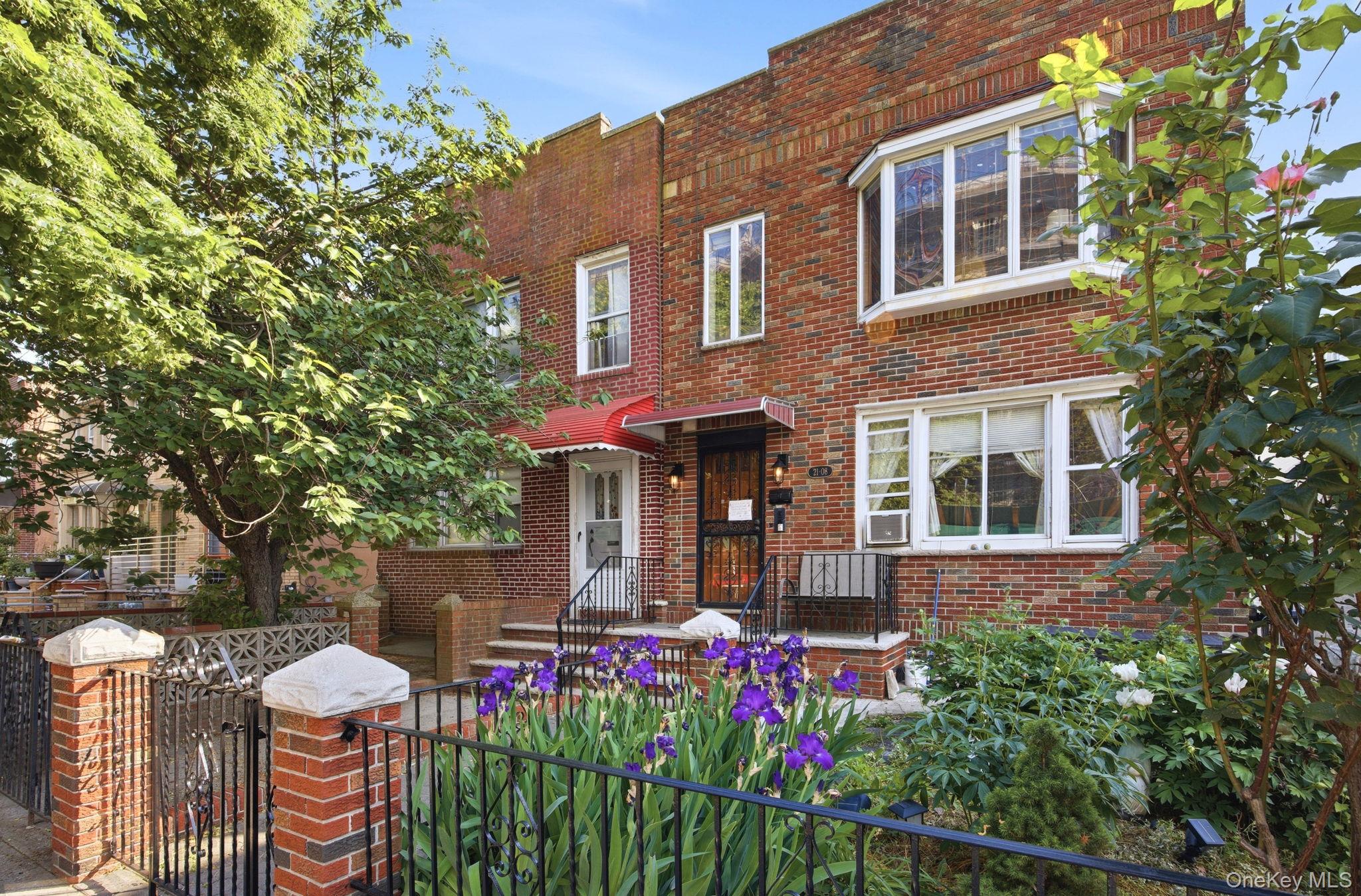 21-08 Ditmars Boulevard Property Photo 3