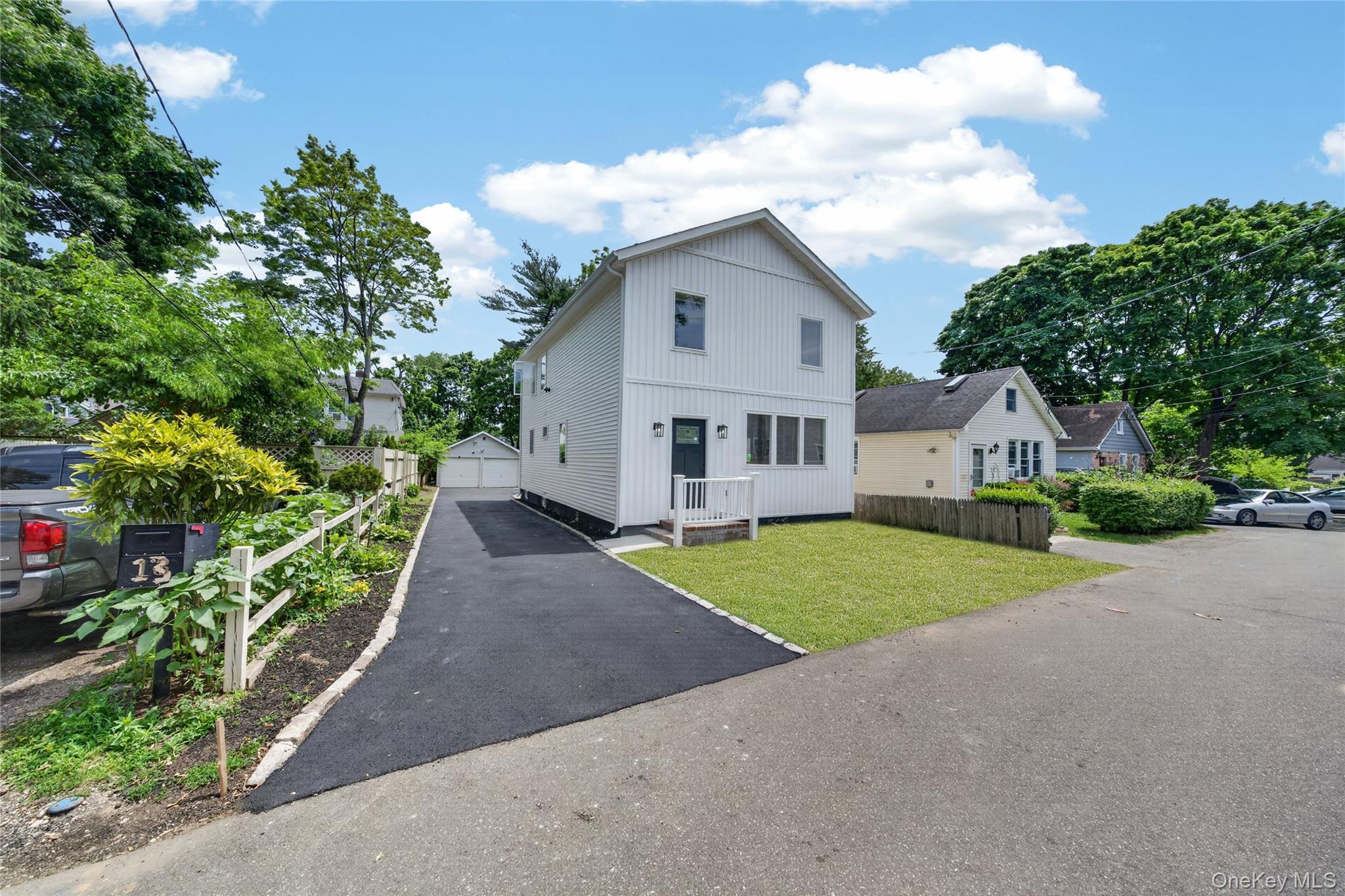 15 Grand Place Property Photo 1
