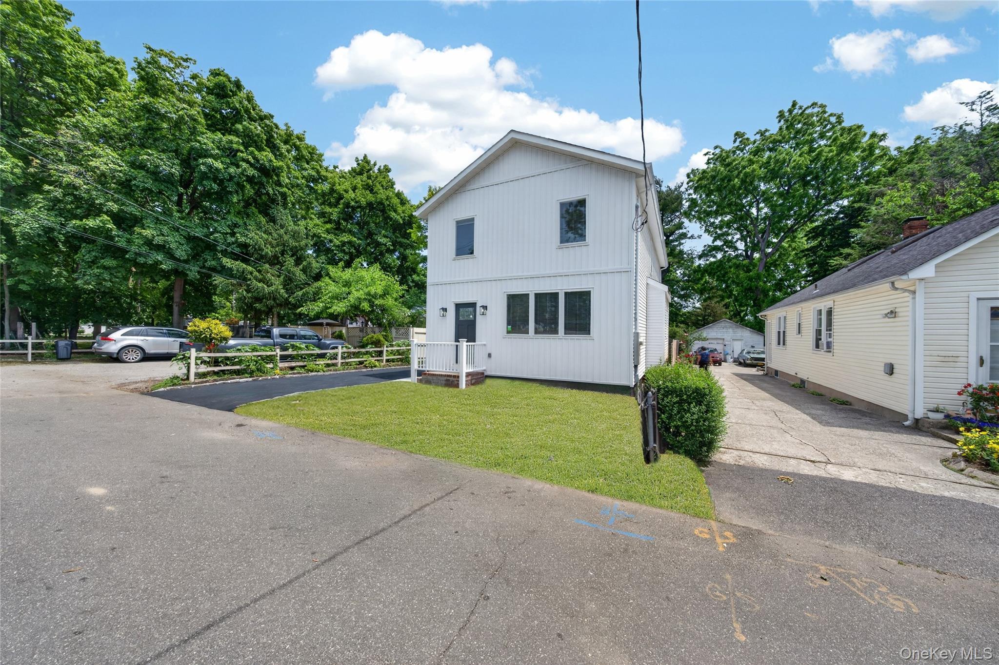 15 Grand Place Property Photo 2