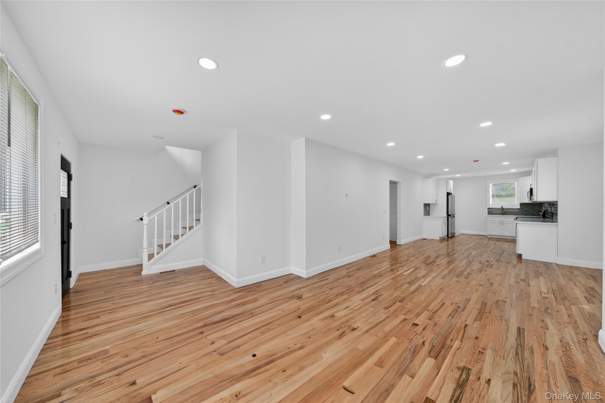 15 Grand Place Property Photo 5
