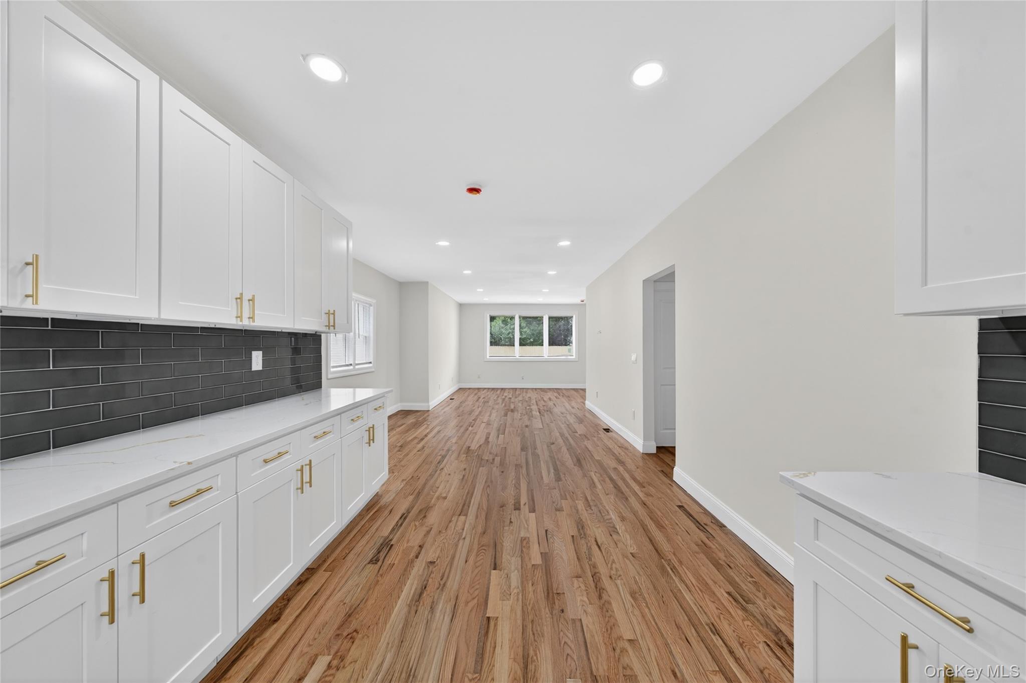15 Grand Place Property Photo 6