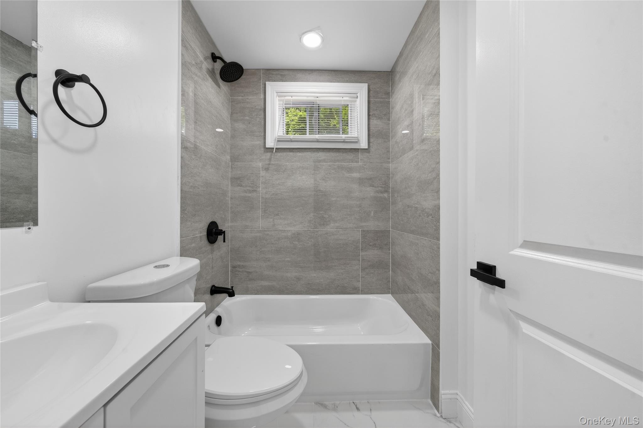15 Grand Place Property Photo 13