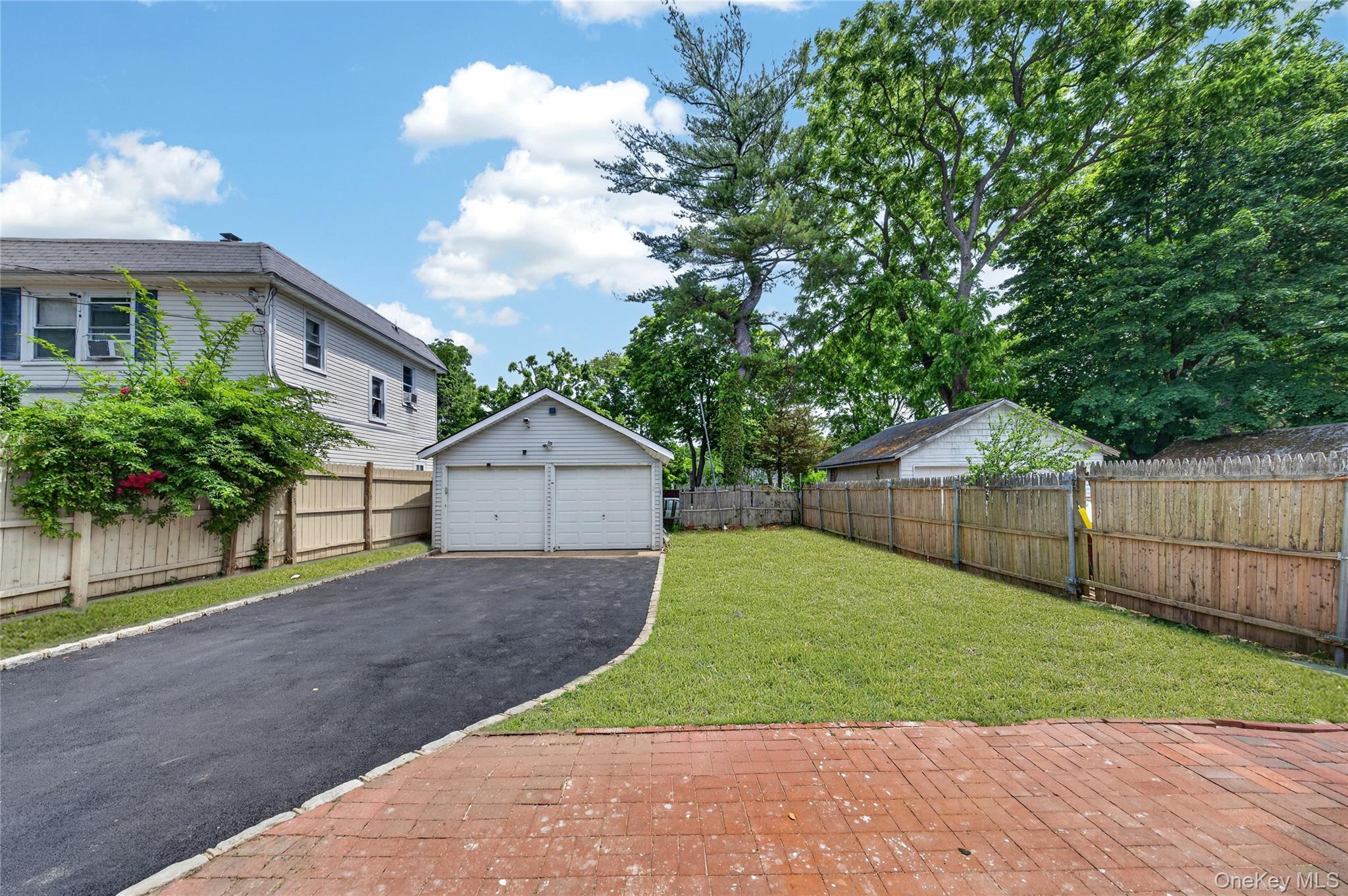 15 Grand Place Property Photo 31