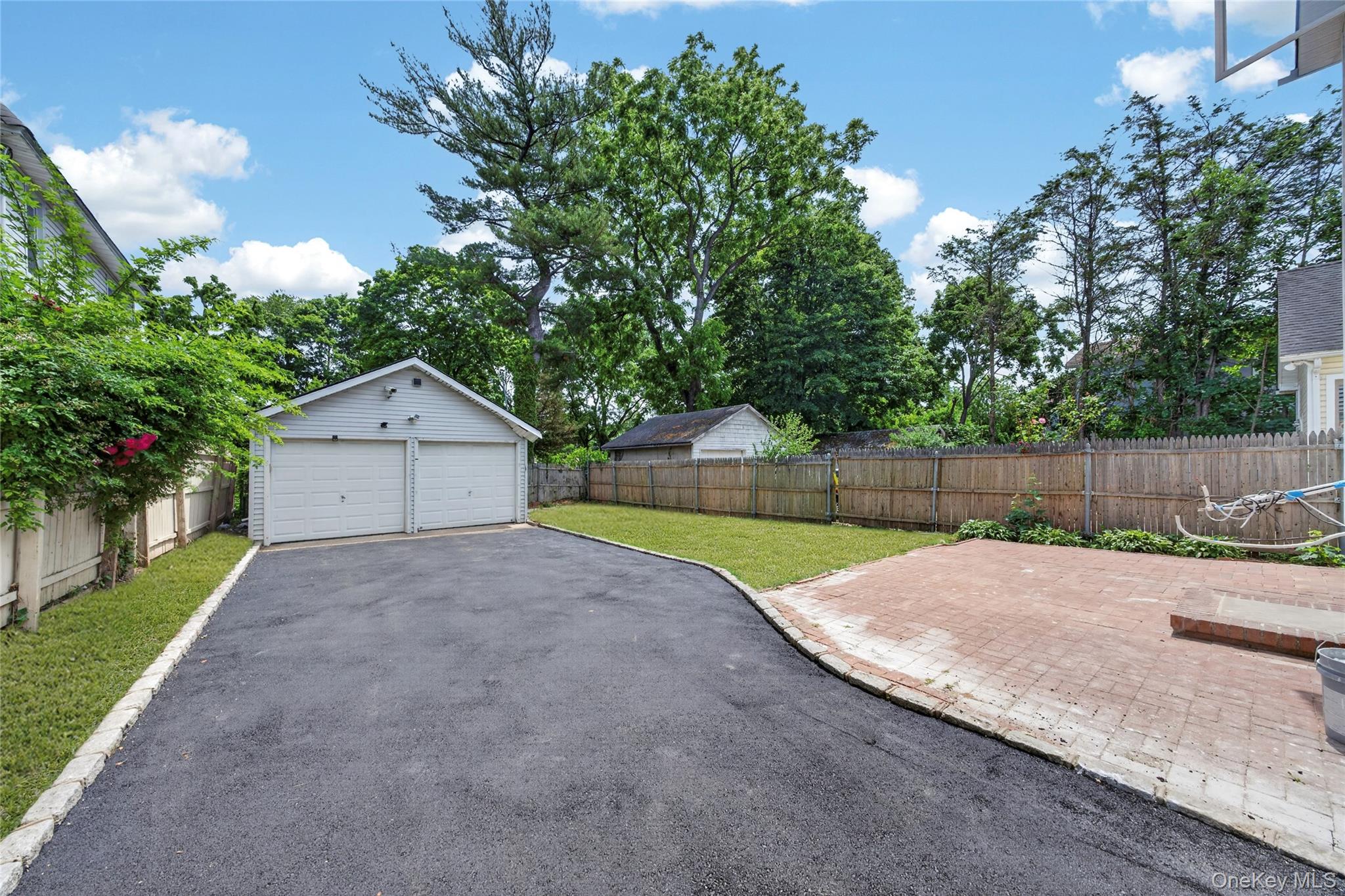 15 Grand Place Property Photo 32