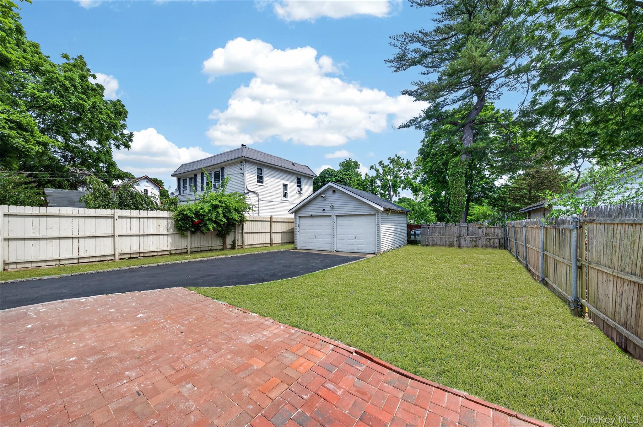 15 Grand Place Property Photo 33
