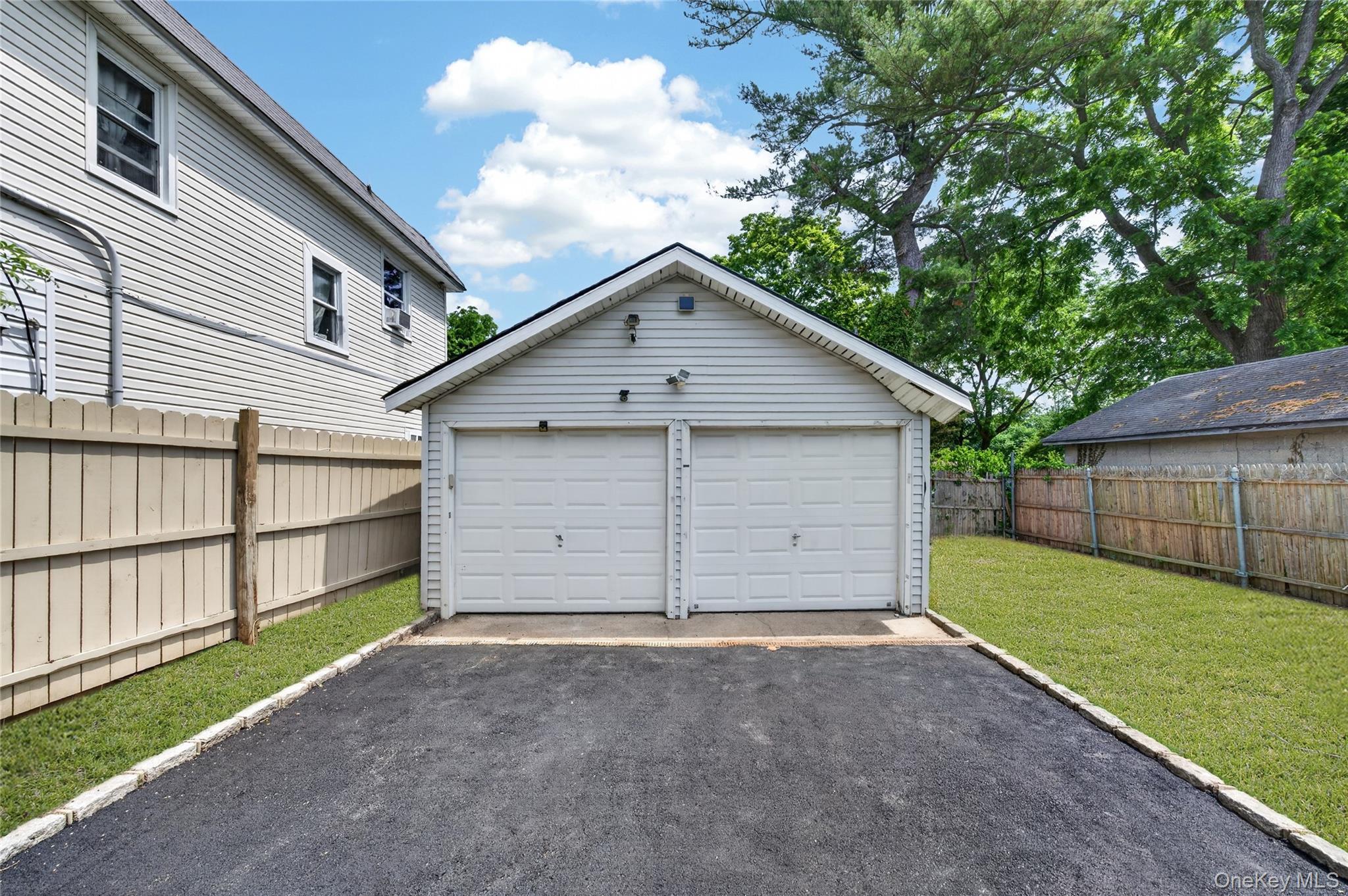 15 Grand Place Property Photo 34
