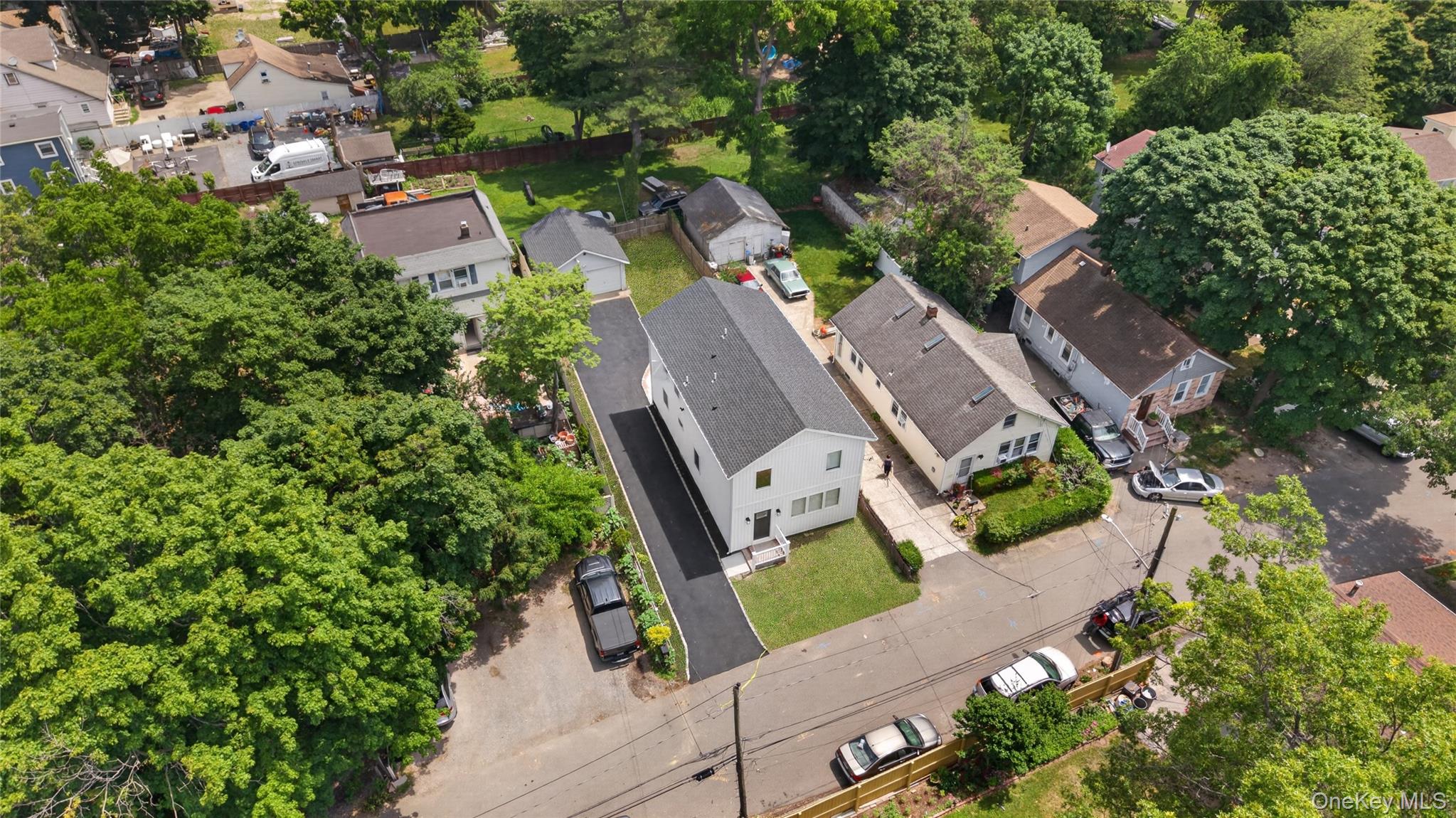 15 Grand Place Property Photo 35