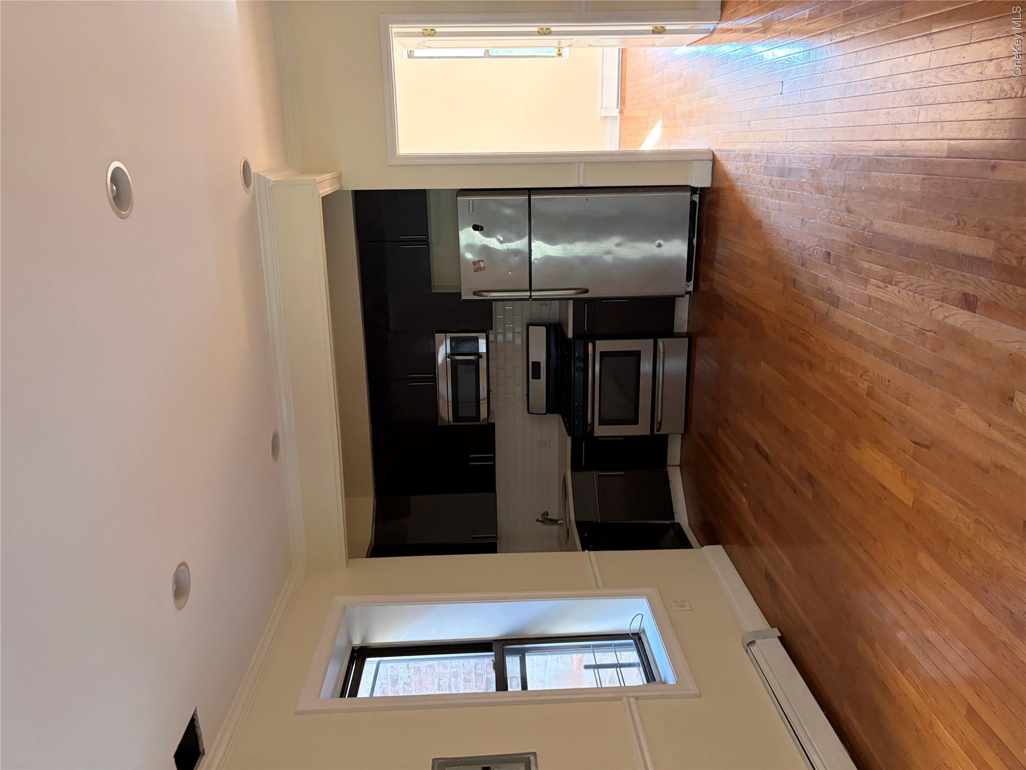 655 Hendrix Street 1 Floor Property Photo 14