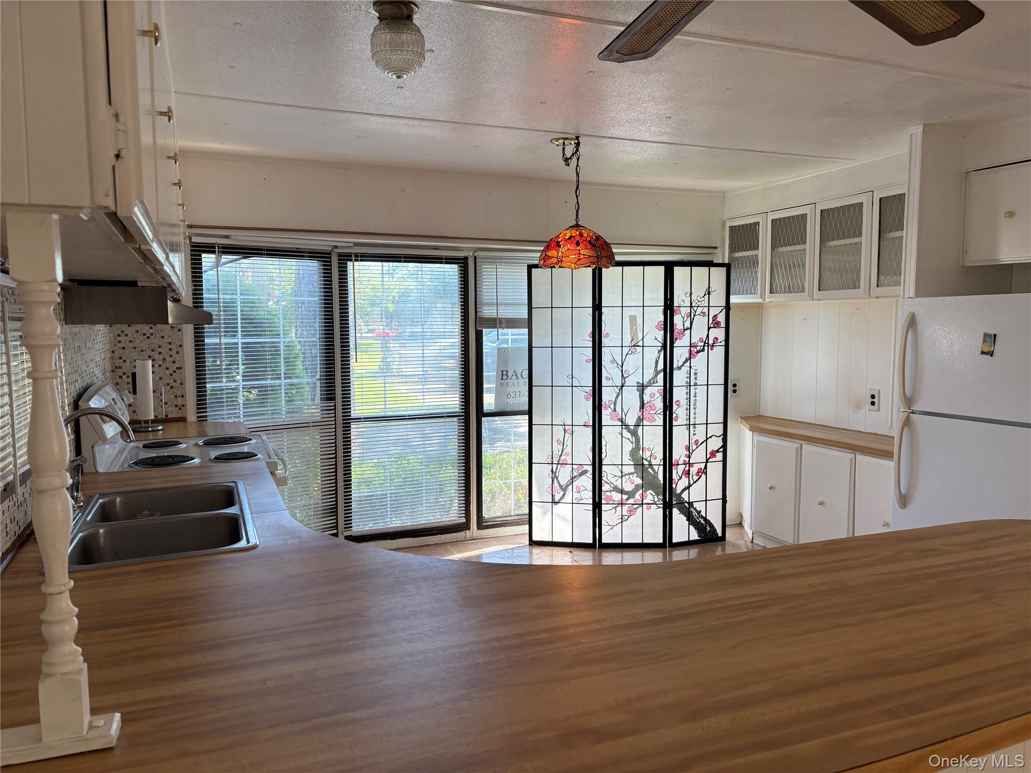 525/p4 Riverleigh Property Photo 3