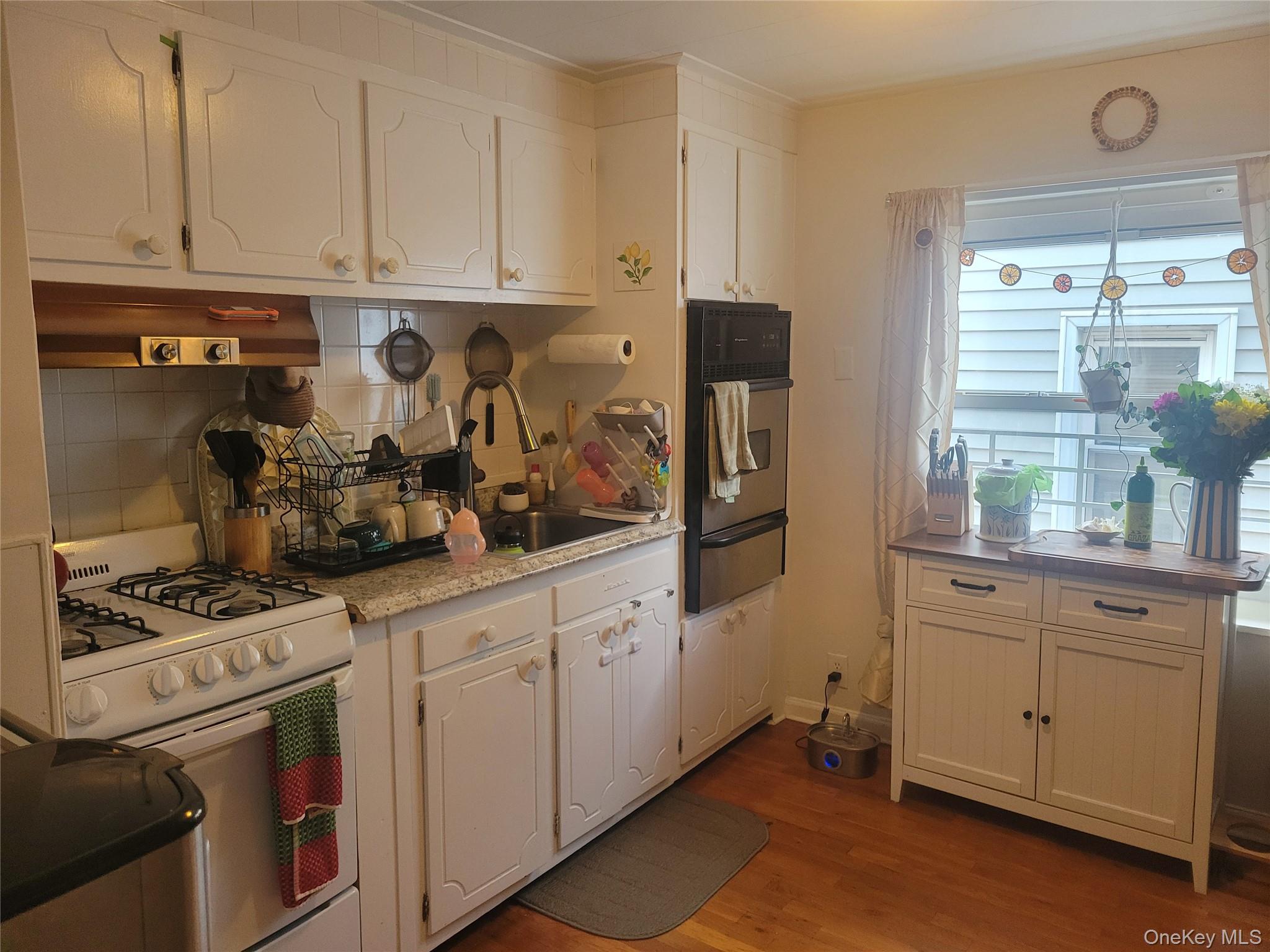 374 E 2nd Street 3 Property Photo 6
