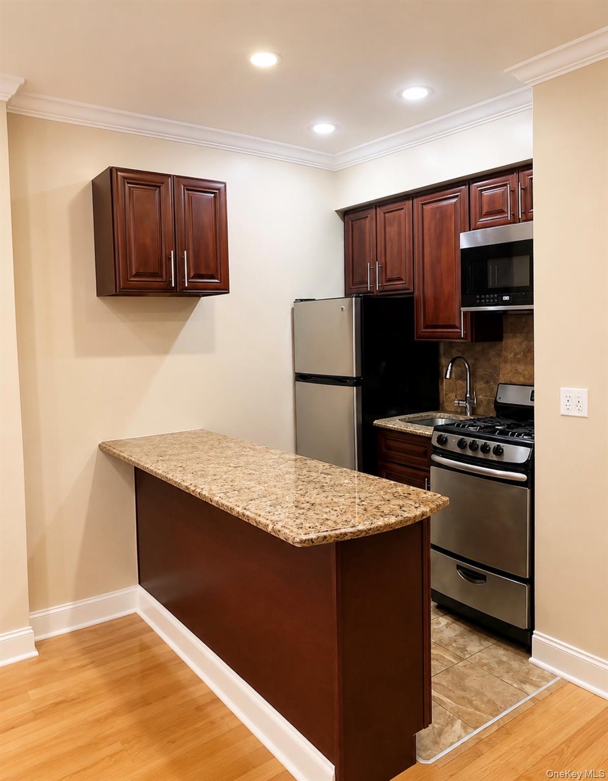 37-21 80th Street 2i Property Photo 9