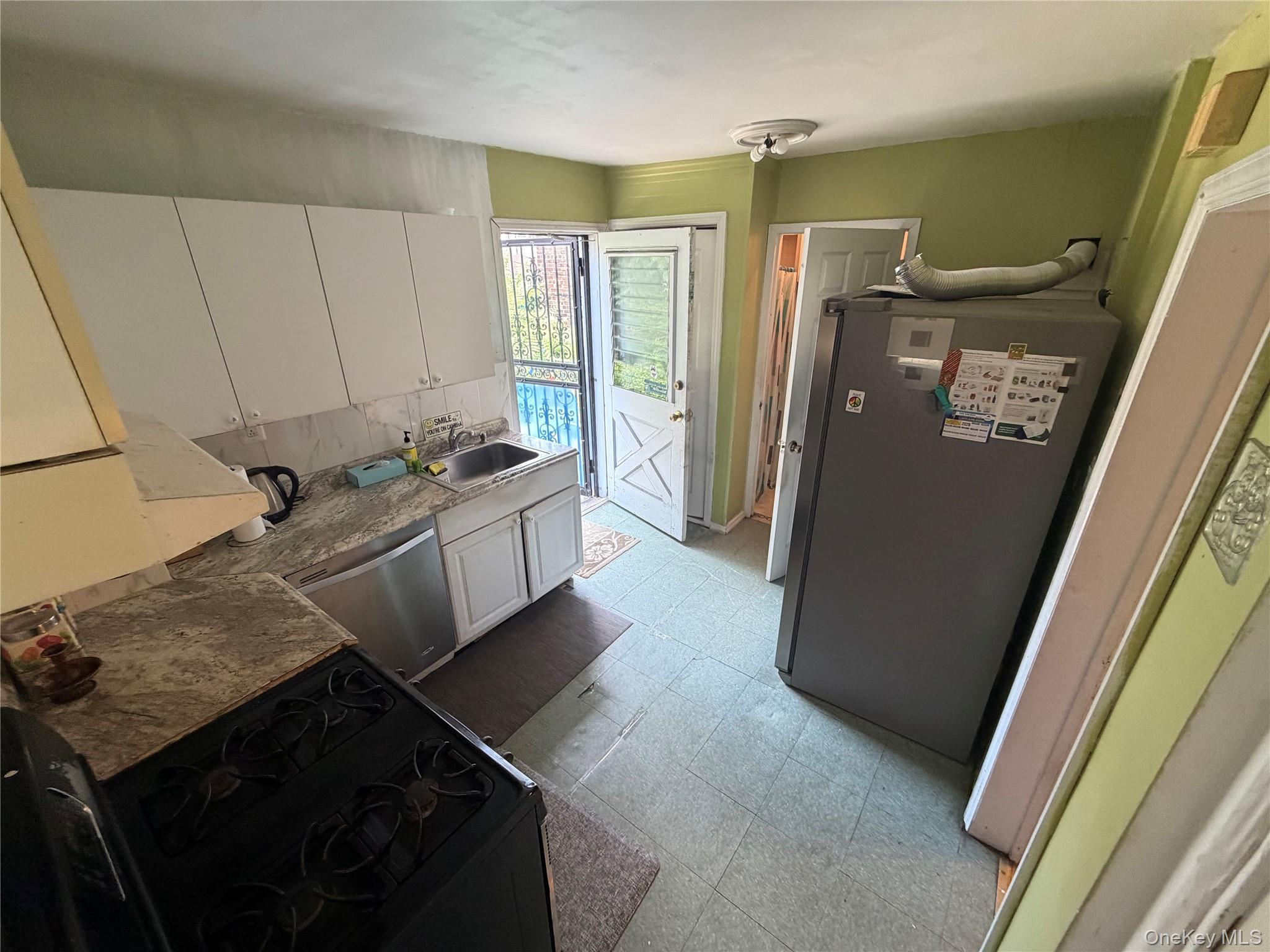 39-68 59th Street Property Photo 14