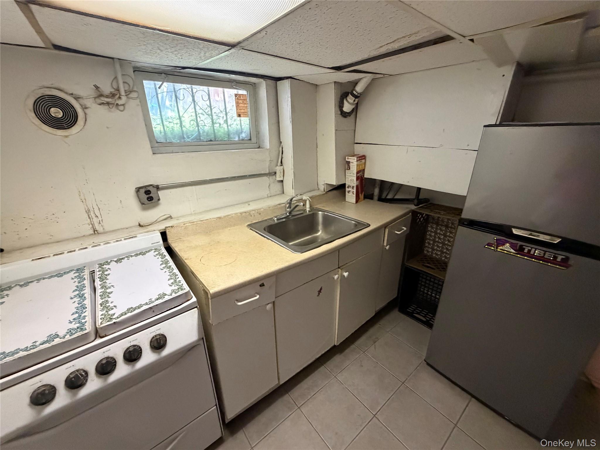 39-68 59th Street Property Photo 28