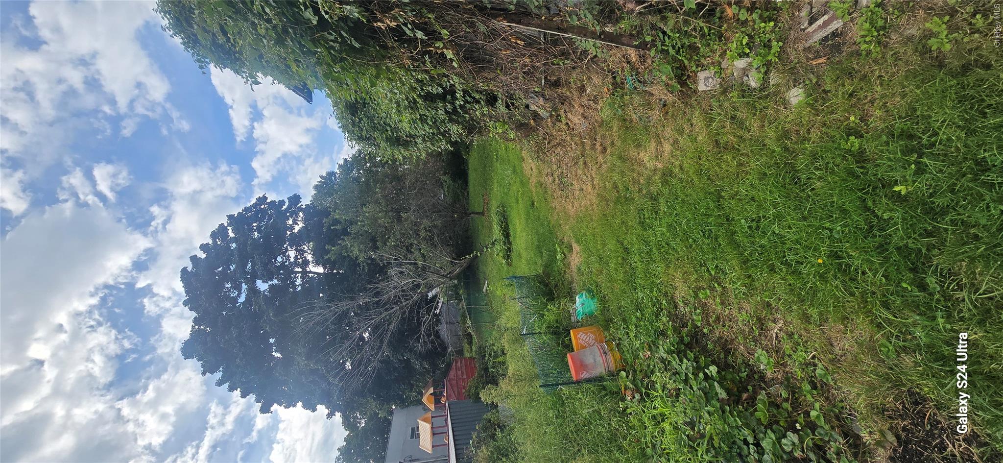 112 E 4th Street Property Photo 2