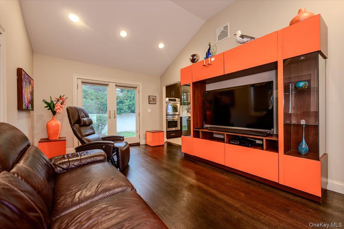 8 Curlew Place Property Photo 12