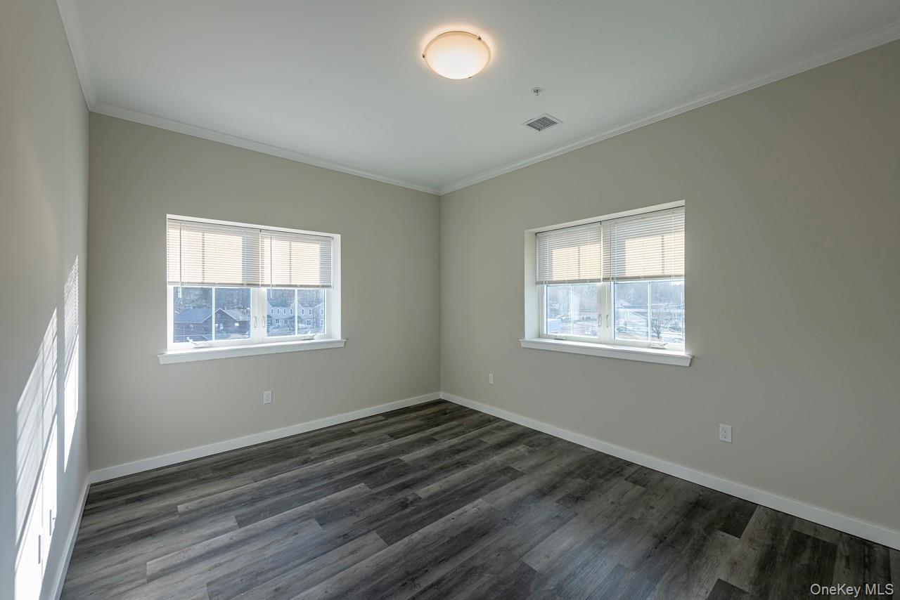 87 N Chestnut Street 101 Property Photo 4
