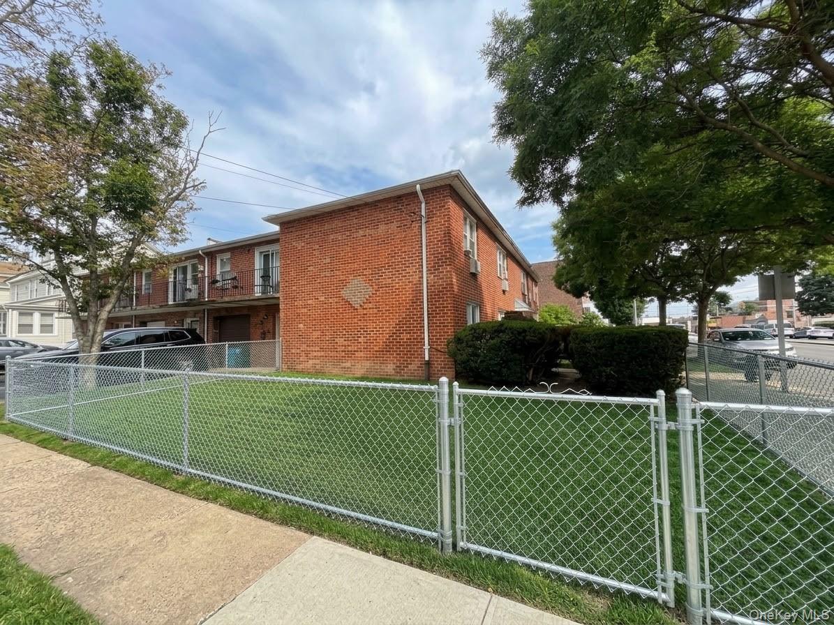 222-03 Braddock Avenue Property Photo 2