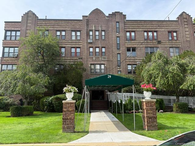 29 Woodmere Boulevard 2-b Property Photo 3