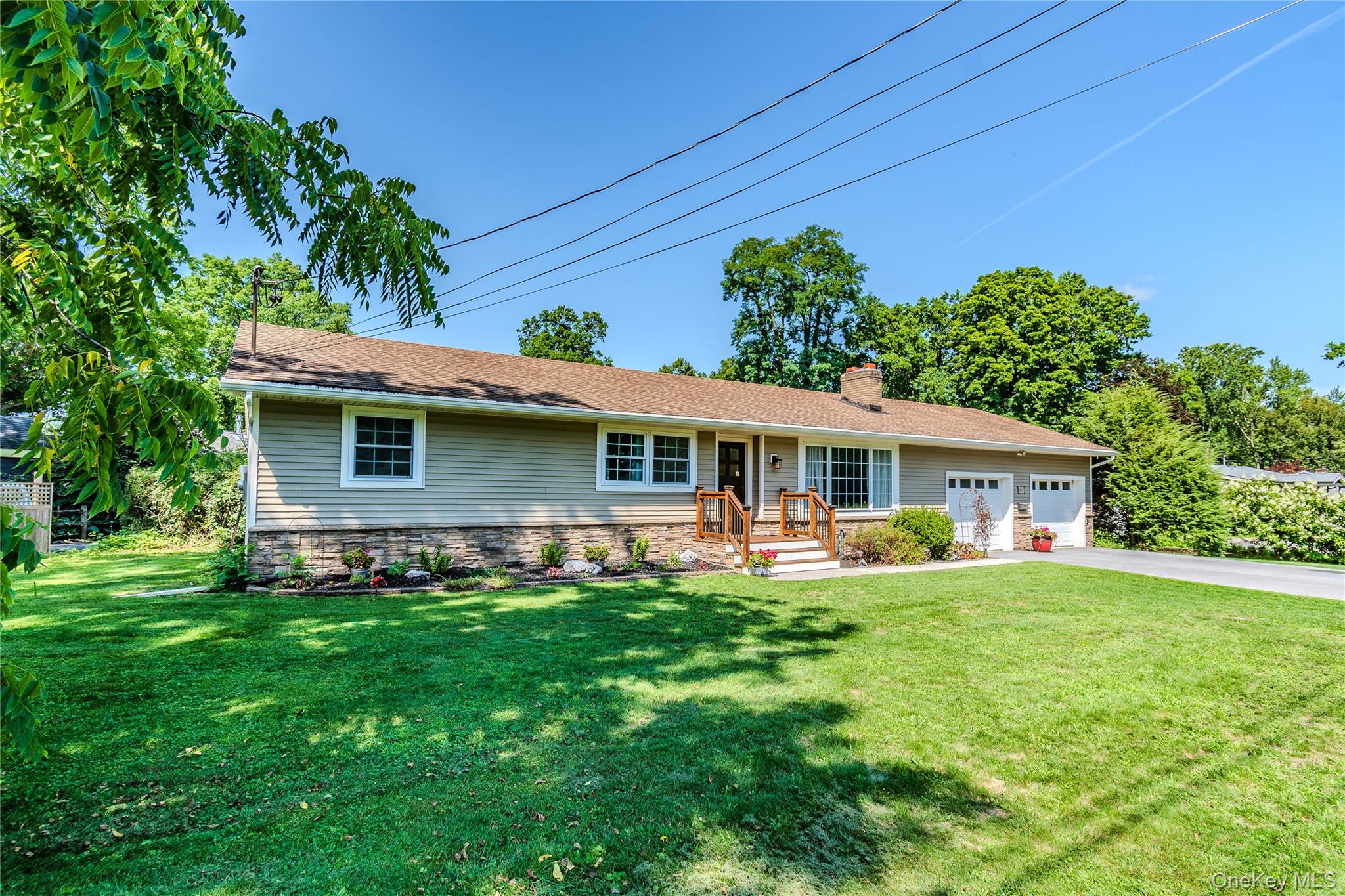 19 Closs Drive Property Photo 2