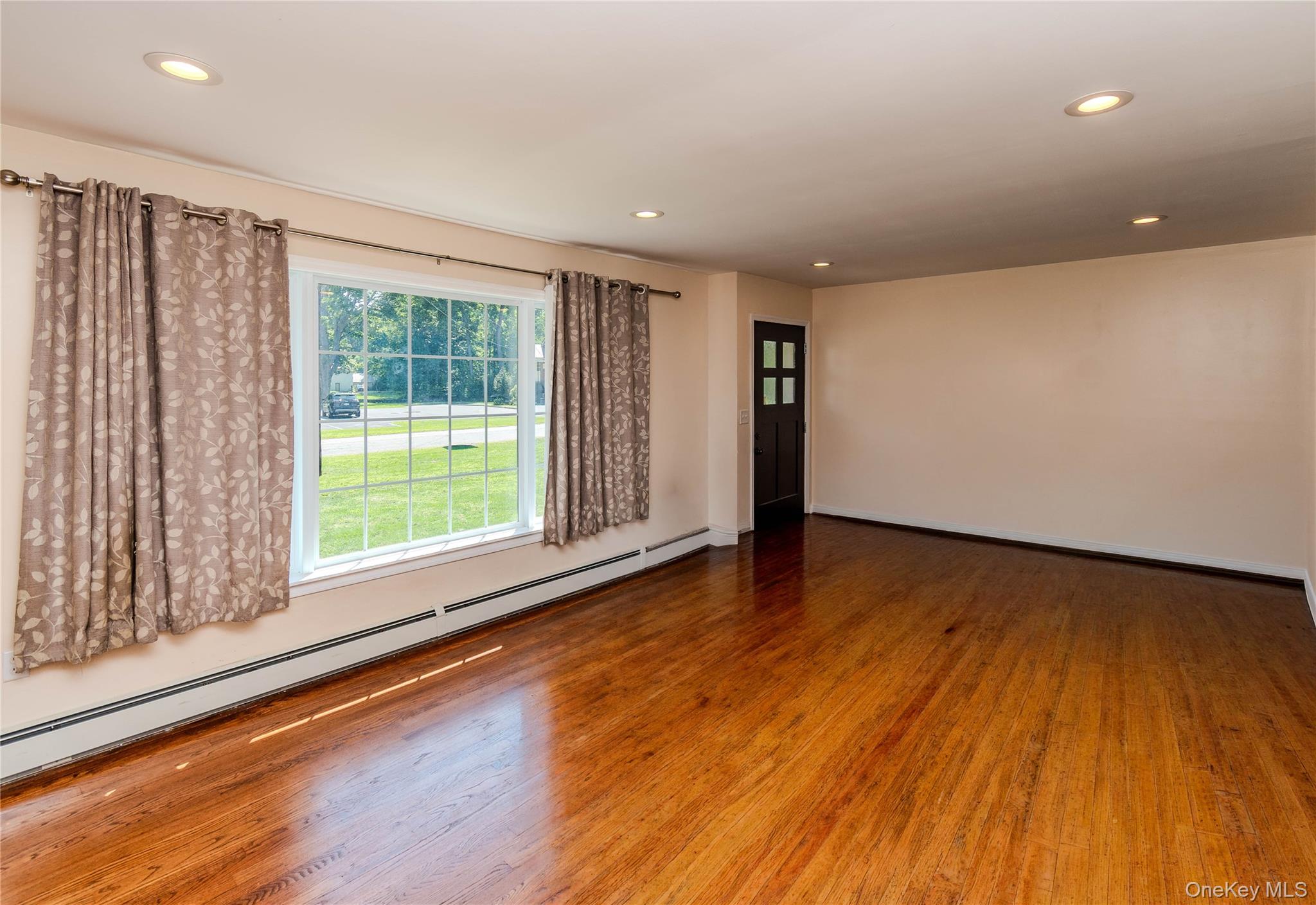 19 Closs Drive Property Photo 6