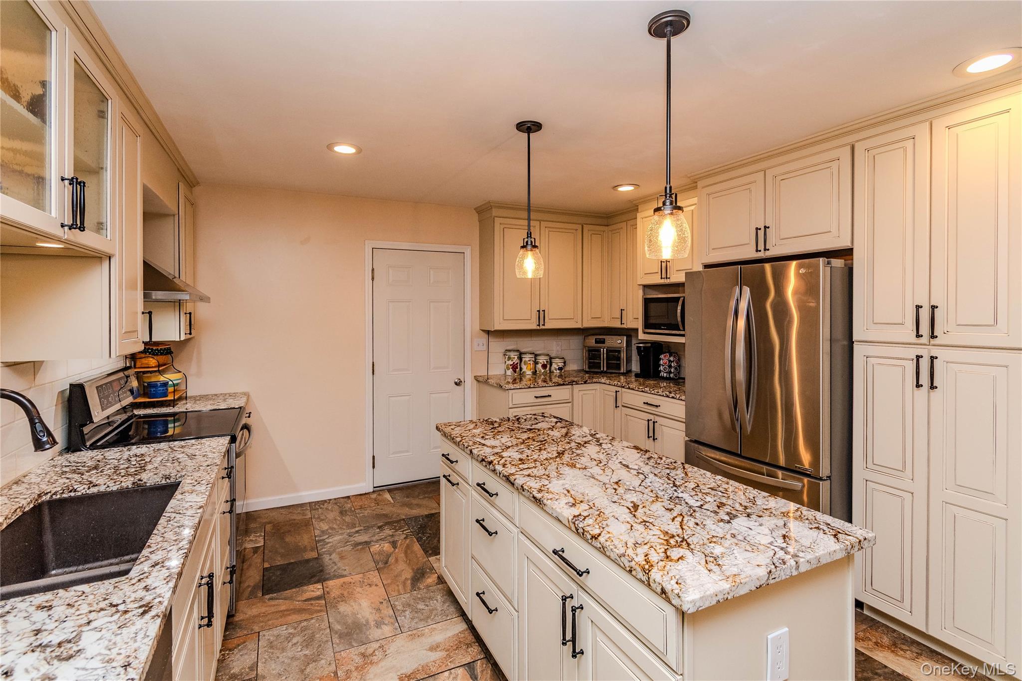 19 Closs Drive Property Photo 10