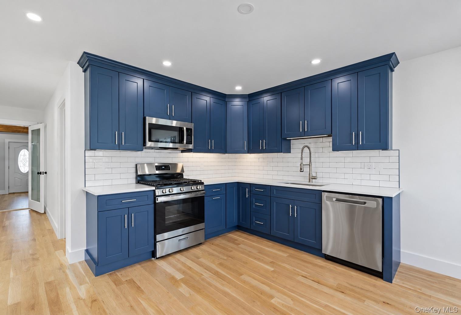 55 Alhambra Road Property Photo 8