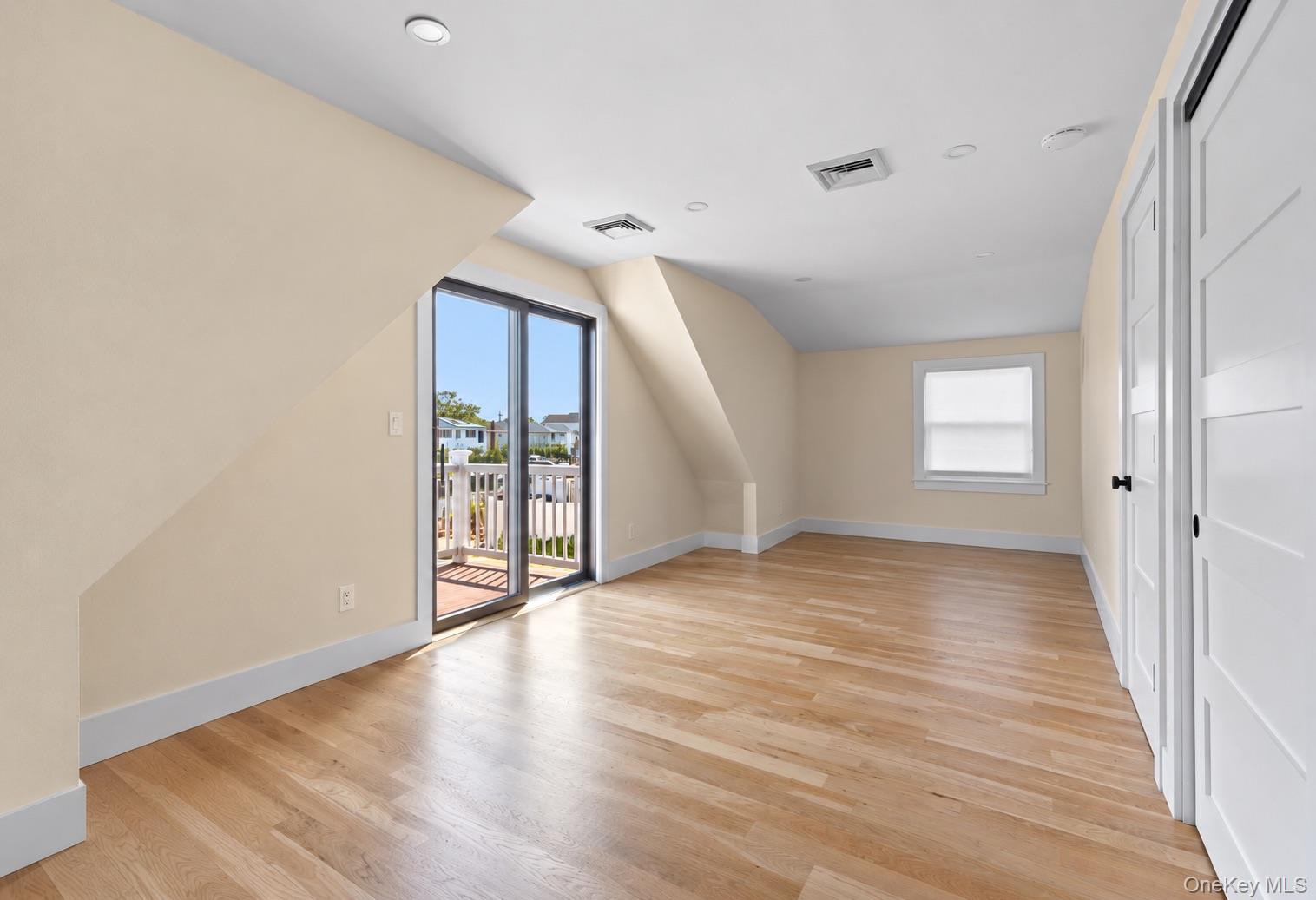 55 Alhambra Road Property Photo 21