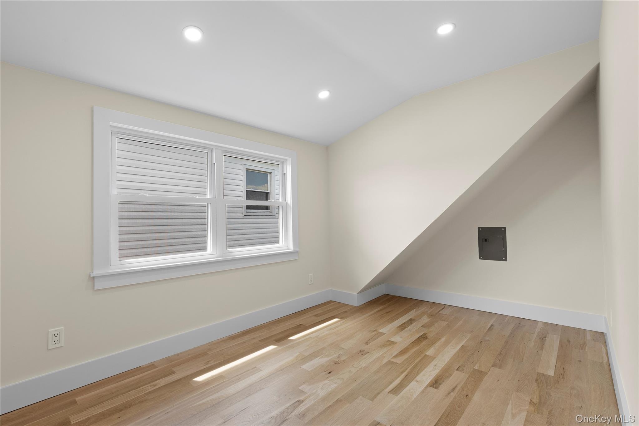 55 Alhambra Road Property Photo 25