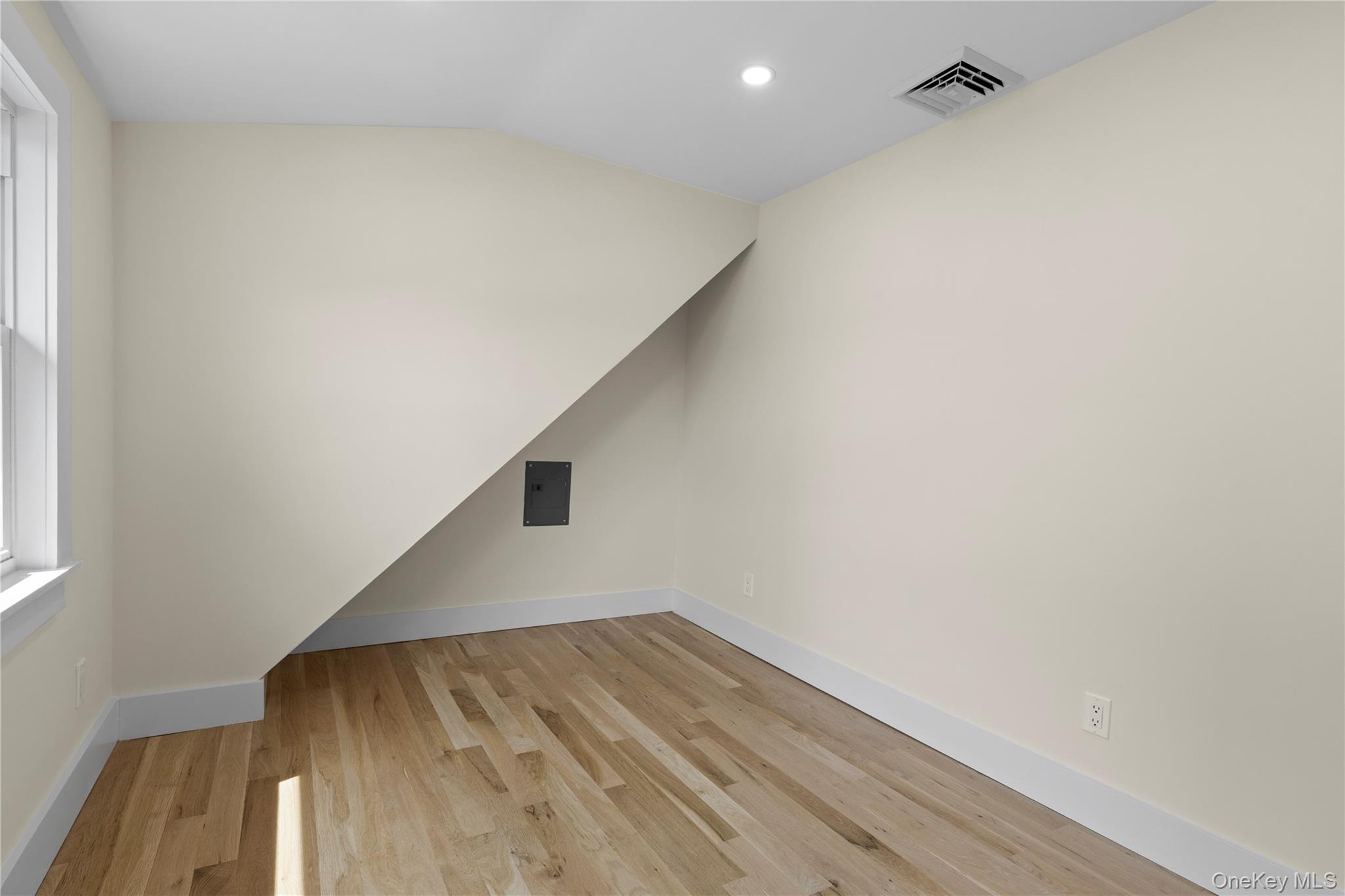 55 Alhambra Road Property Photo 26