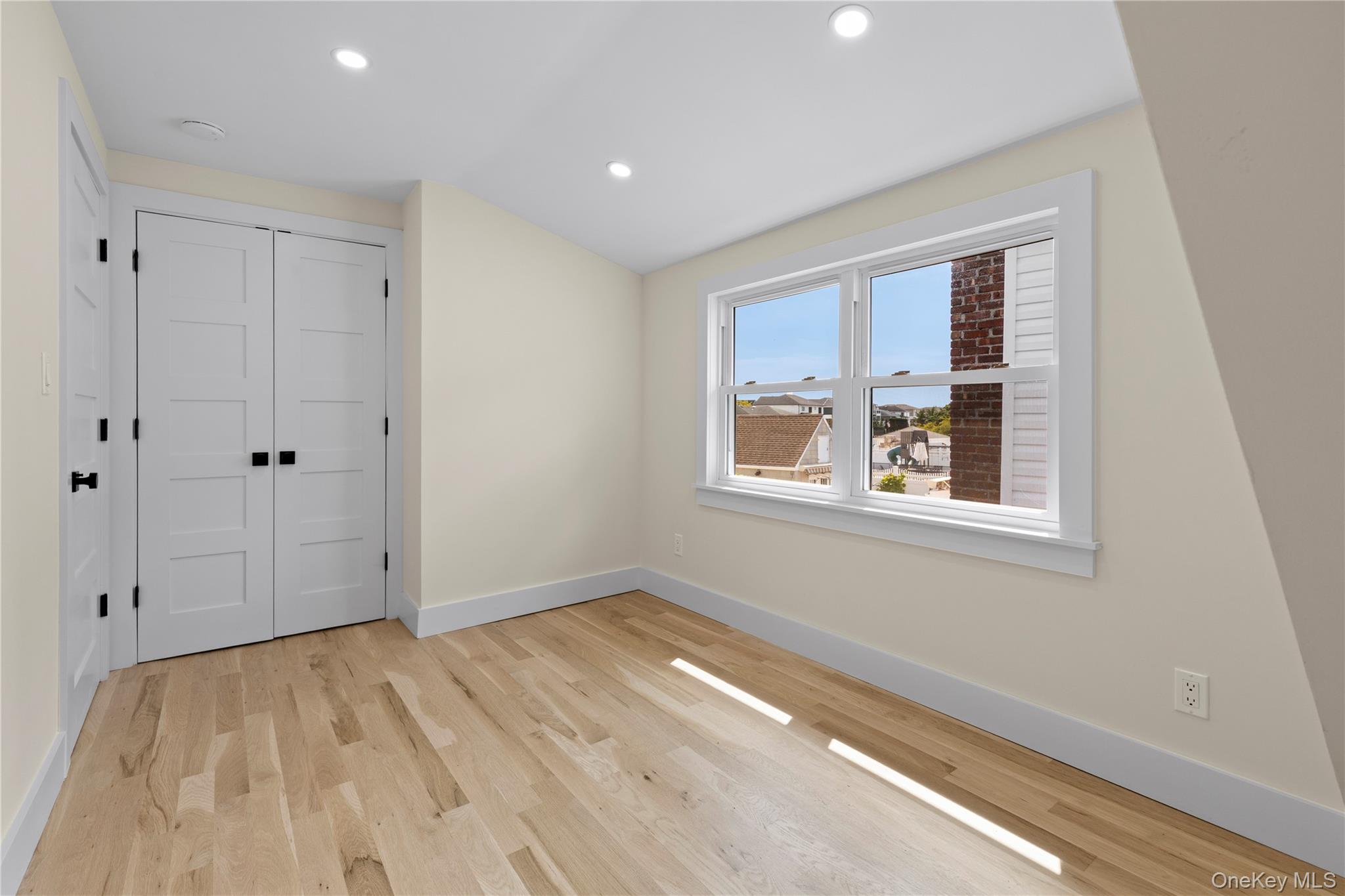 55 Alhambra Road Property Photo 27