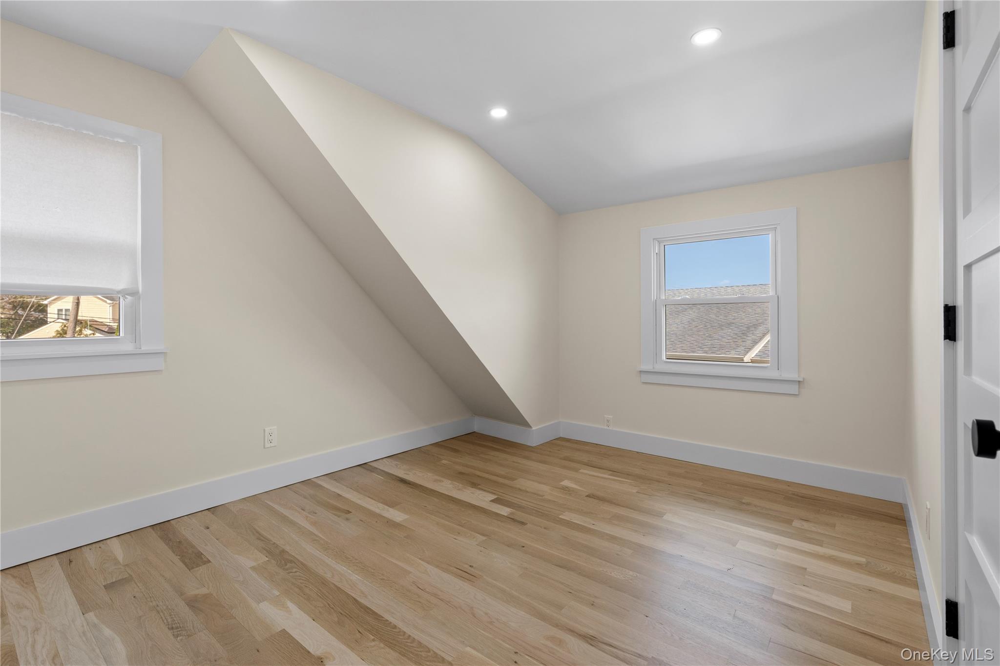 55 Alhambra Road Property Photo 28