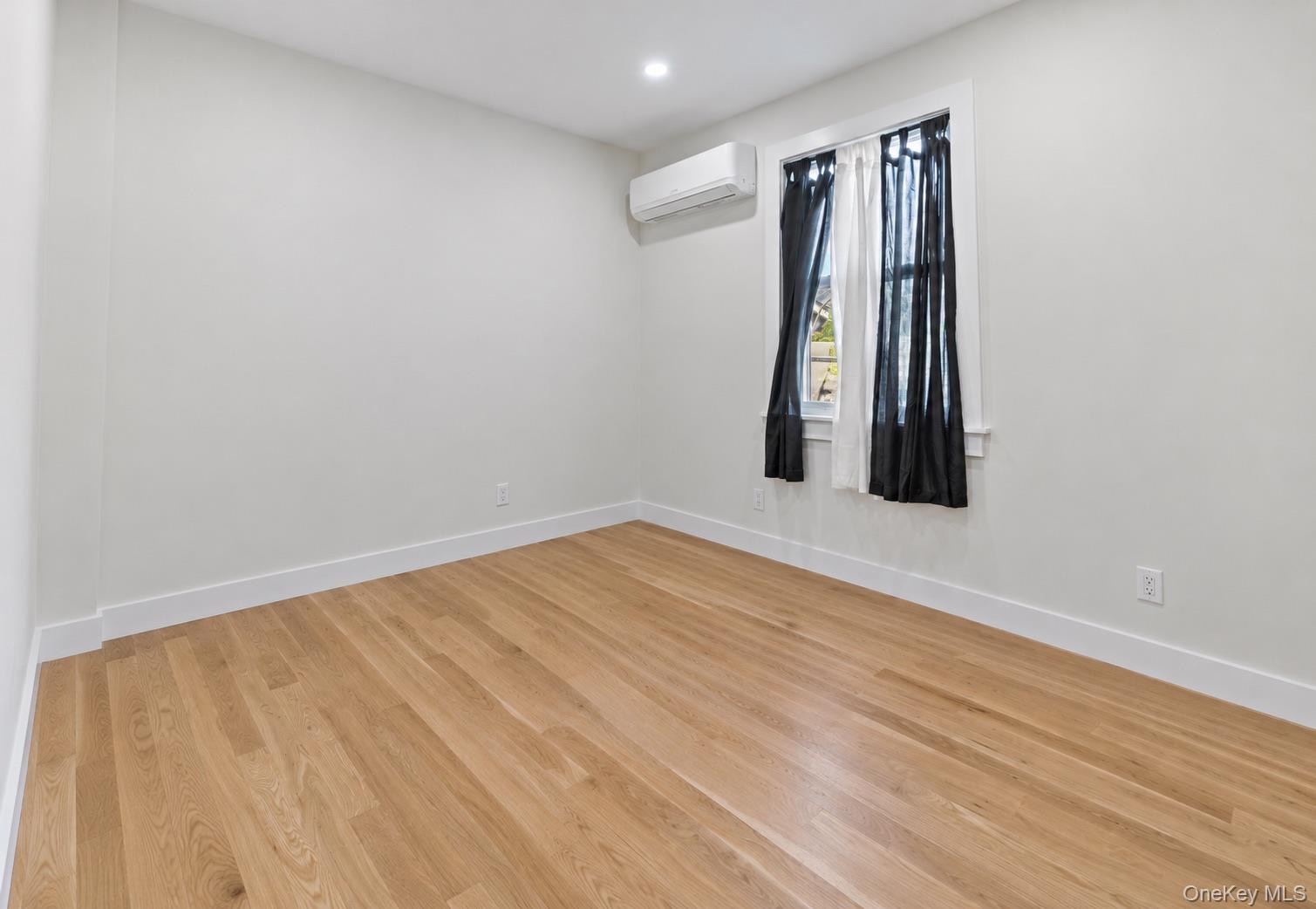 55 Alhambra Road Property Photo 32