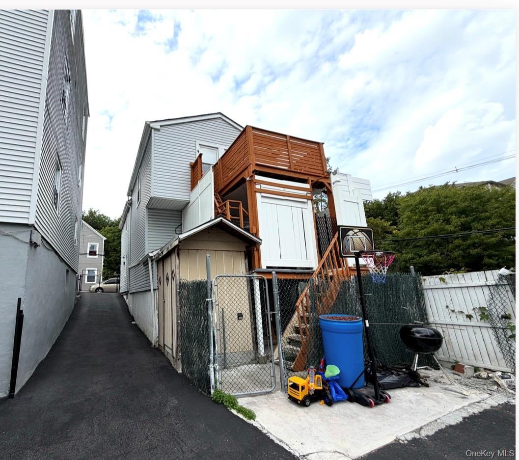 8 Ritters Lane Property Photo 3