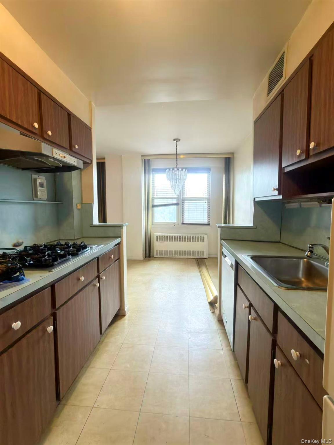 138-10 Franklin Avenue 6k Property Photo 8