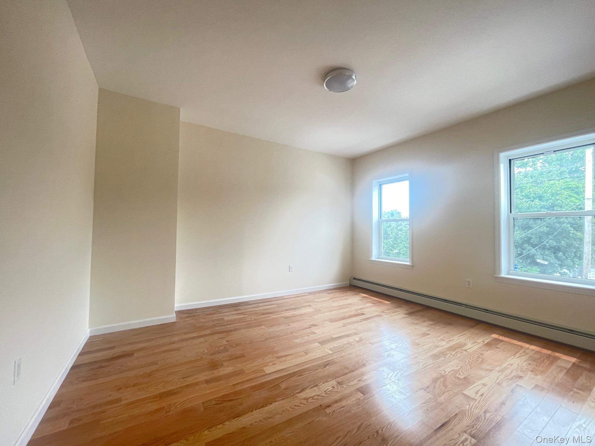1006 Jericho Turnpike 2r Property Photo 4